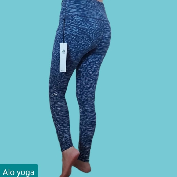 ALO Yoga High Wasted Air Brush LEGGINGS . - Picture 11 of 16